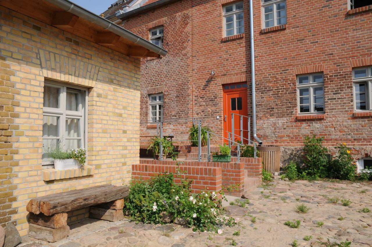 Mirabellenhof-Fewo Mit Terrasse Biesenthal Bagian luar foto